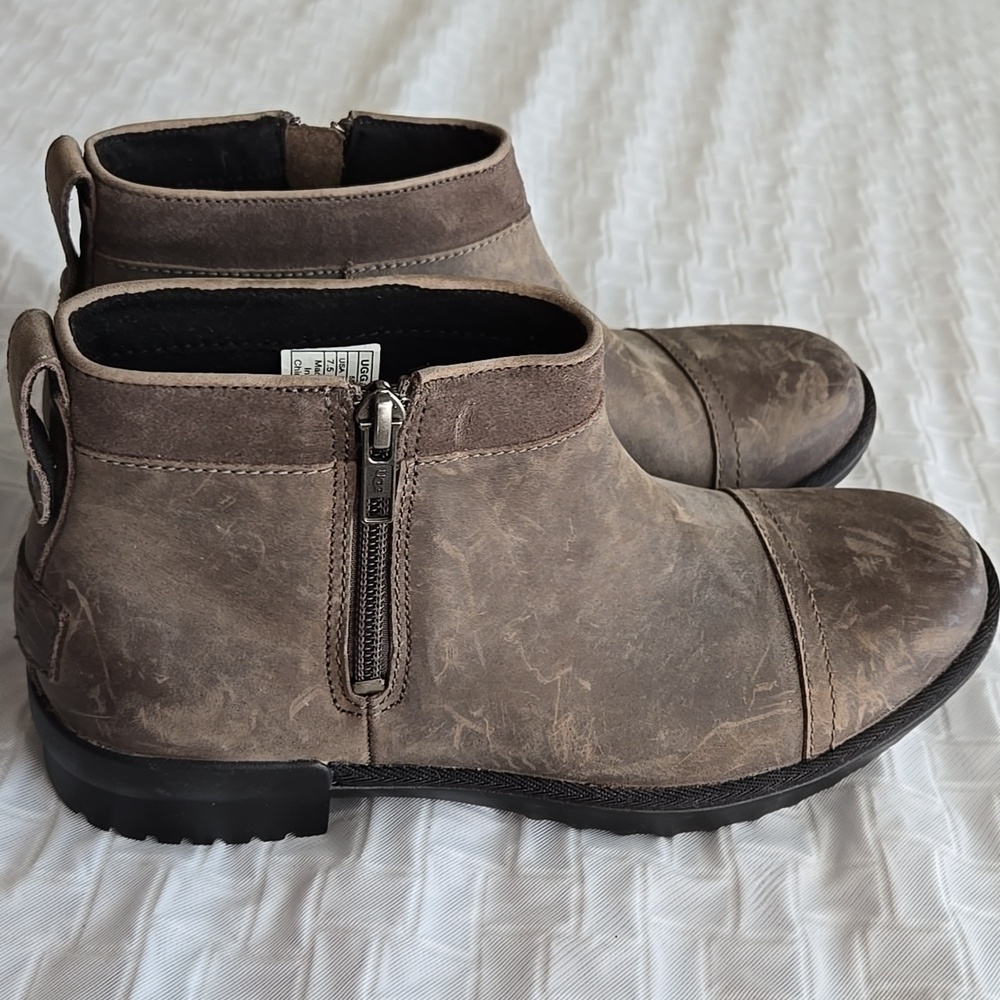 UGG ATTELL WATERPROOF LEATHER BOOTIE MOLE​​